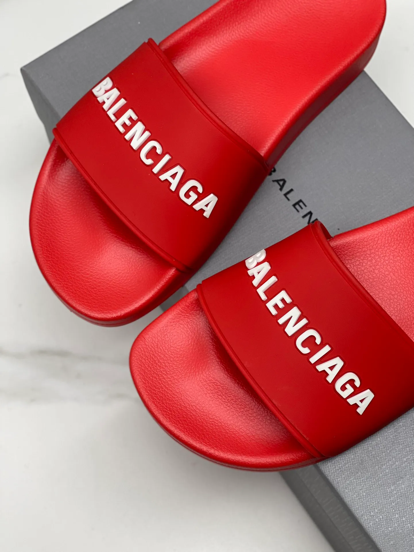 👟👟Ex-factory price 240👟👟 Women's Shoes Women's Clothing Balenciaga 2023 trendy slippers!  Balenciaga Political Campaign Latest Abrasive Development!  A favorite of European and American ladies, celebrities, and Internet celebrity girls. Exquisite uppers are hand-sewn and threaded. They are fluffy and soft, skin-friendly and soft, a must-have for summer. Fashionable but not overly ostentatious. Original natural rubber non-slip and wear-resistant sole. Size 35-40, 39-45 matching counter latest original packaging.